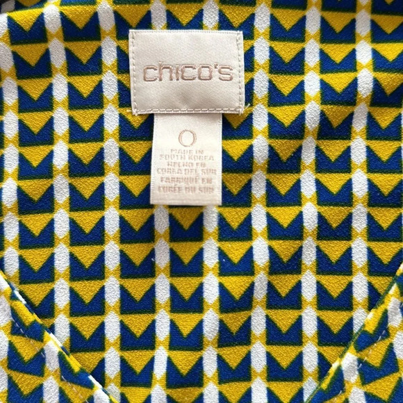 Chico’s blue/gold geometric print V neck bell sleeve flared stretch top. Small - Picture 6 of 6
